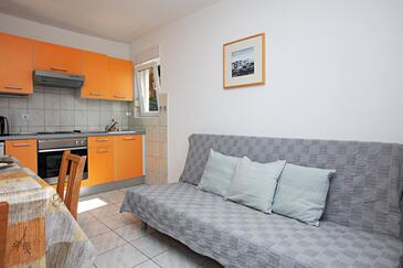 Apartmány s venkovními prostory Tisno, Severní Dalmácie