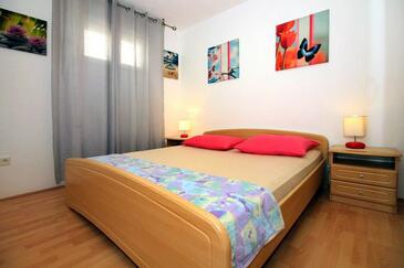 Apartmány s terasou Tisno, Severní Dalmácie