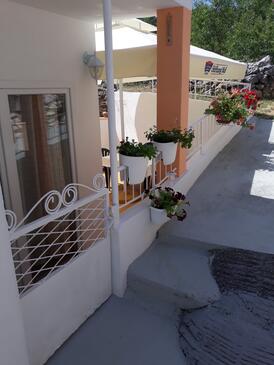 Apartmány s terasou Tisno, Severní Dalmácie