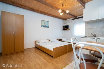 Apartments and rooms with parking space Biograd na Moru, Biograd - 4305