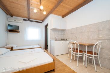 Apartments and rooms with parking space Biograd na Moru, Biograd - 4305