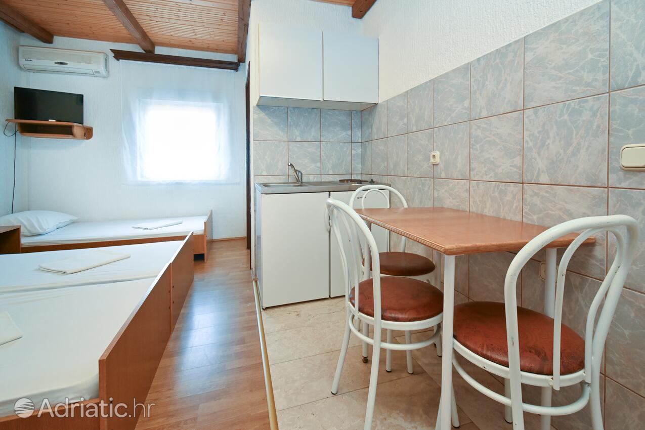 AS-4305-a - Alloggi privati - Appartamenti e camere con parcheggio Zaravecchia - Biograd na Moru, Biograd