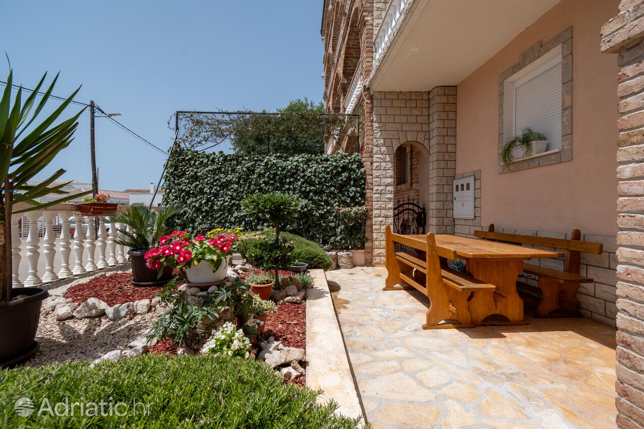Giardino - Appartamenti e camere con parcheggio Zaravecchia - Biograd na Moru, Biograd