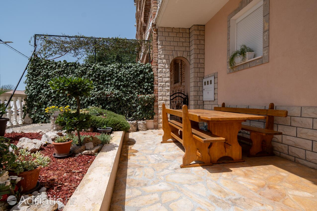 Giardino - Appartamenti e camere con parcheggio Zaravecchia - Biograd na Moru, Biograd