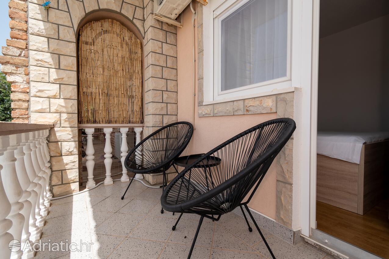 S-4305-a - Alloggi privati - Appartamenti e camere con parcheggio Zaravecchia - Biograd na Moru, Biograd