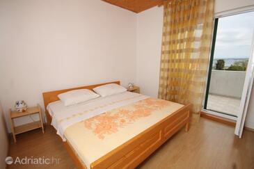 Apartments with parking space Tkon, Pašman - 4307