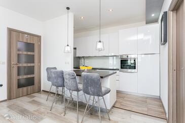 Apartamenty z parkingiem Mastrinka, Ciovo - 4324