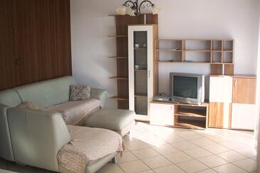 Apartments with parking space Podstrana (Split) - 4326