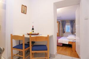 One bedroom apartment Omiš (A-4327-a)