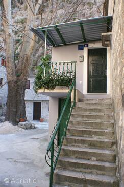 Apartmani s parkingom Omiš - 4327