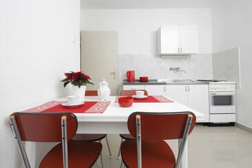 Apartments by the sea Podgora, Makarska - 4332