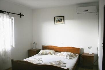 Apartments with parking space Zavalatica, Korčula - 4339