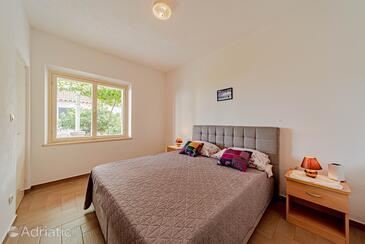 Apartments by the sea Lumbarda, Korčula - 4348