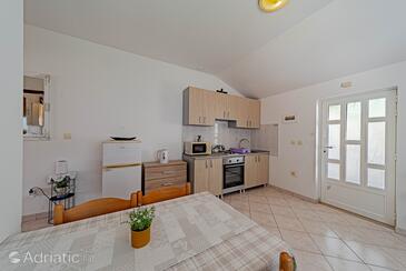 Apartments by the sea Lumbarda, Korčula - 4348