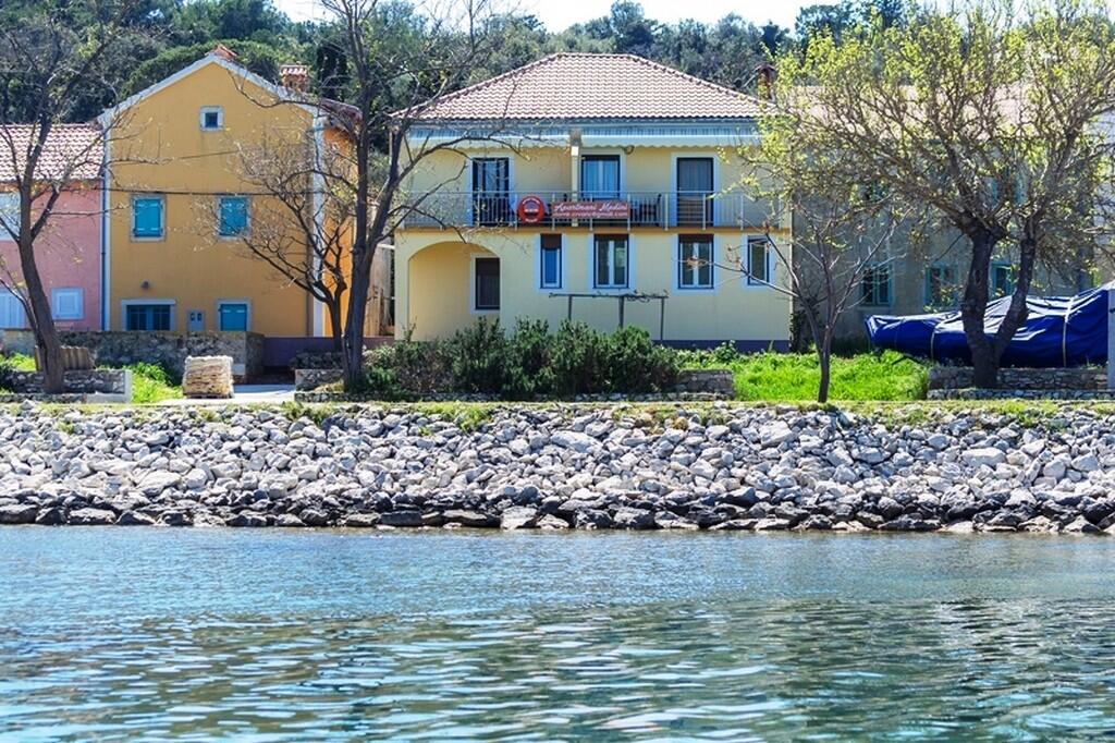 Apartmani uz more Veli Rat, Dugi otok - 437