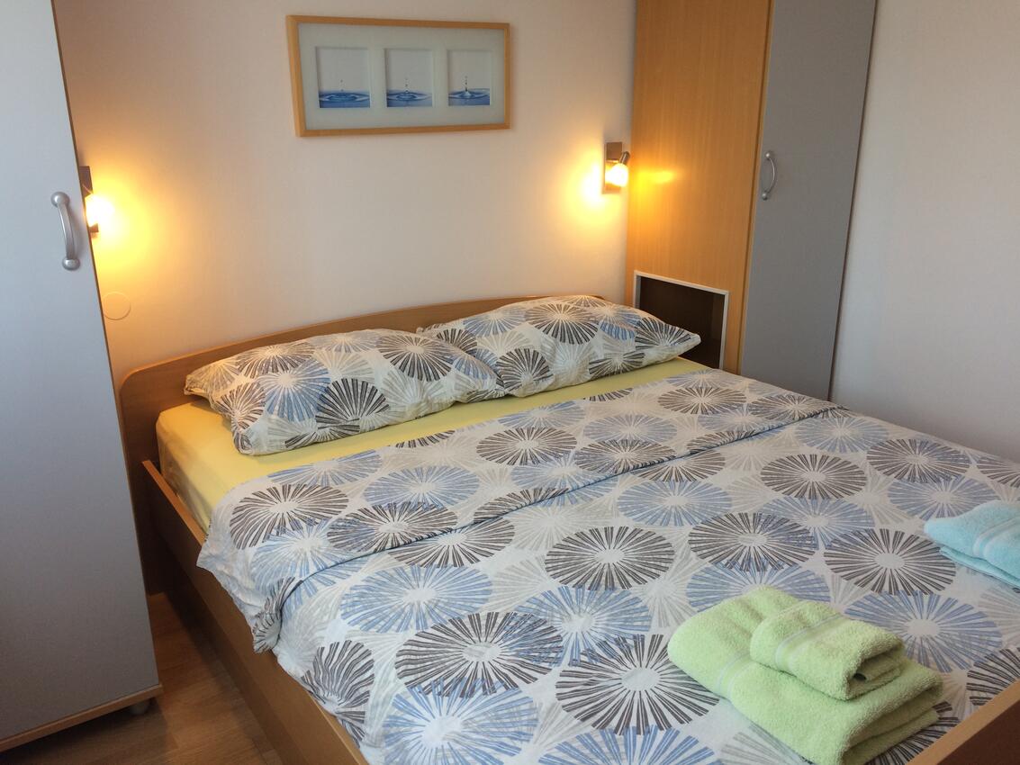 A-4393-b - Private accommodation - Apartments by the sea Lumbarda, Korčula