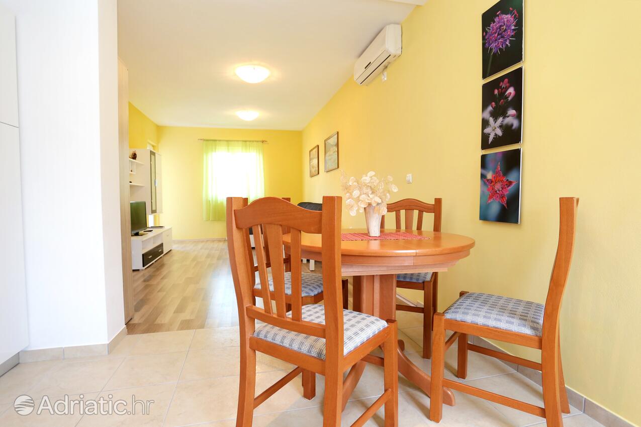 A-4393-e - Private accommodation - Apartments by the sea Lumbarda, Korčula