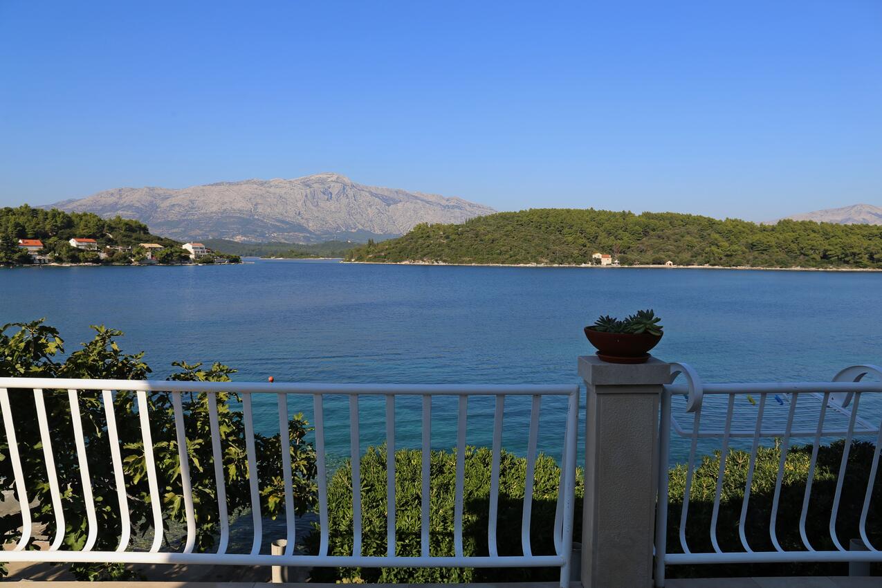 Apartments by the sea Lumbarda, Korčula - 4446