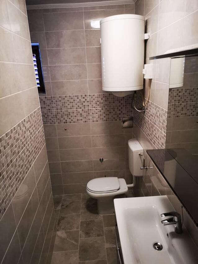 A-4453-a - Private accommodation - Apartments with a parking space Zavalatica, Korčula
