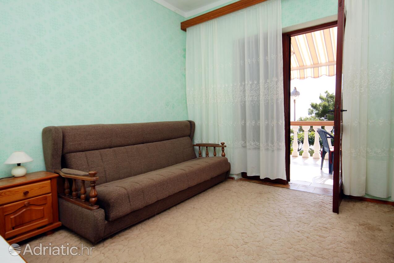 A-4453-a - Private accommodation - Apartments with a parking space Zavalatica, Korčula