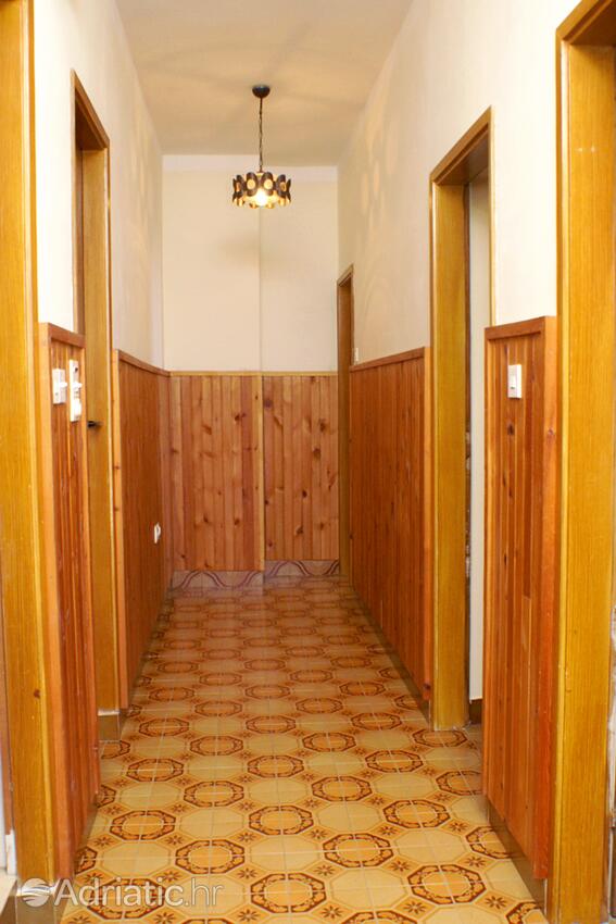A-4453-b - Private accommodation - Apartments with a parking space Zavalatica, Korčula