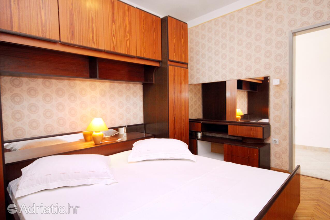 A-4453-c - Private accommodation - Apartments with a parking space Zavalatica, Korčula
