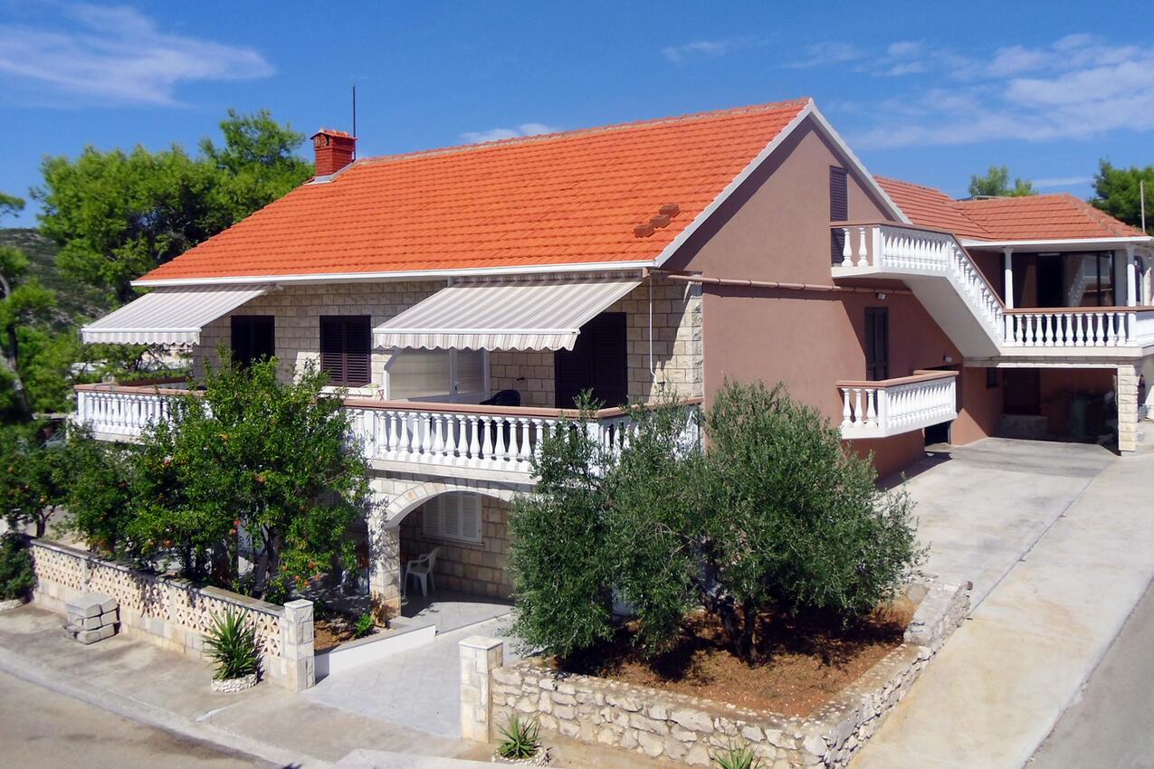 Property - Apartments with a parking space Zavalatica, Korčula