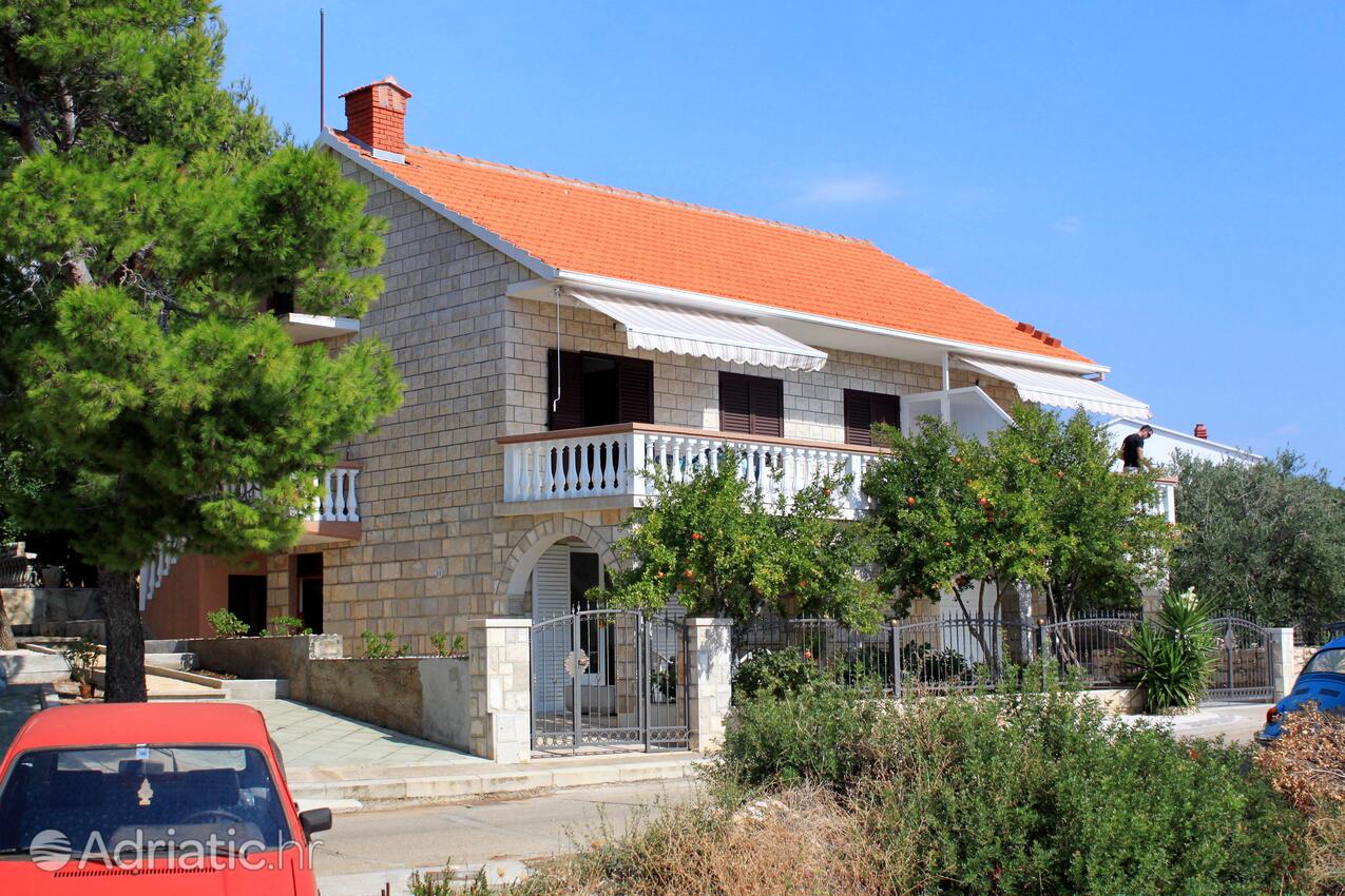 Property - Apartments with a parking space Zavalatica, Korčula