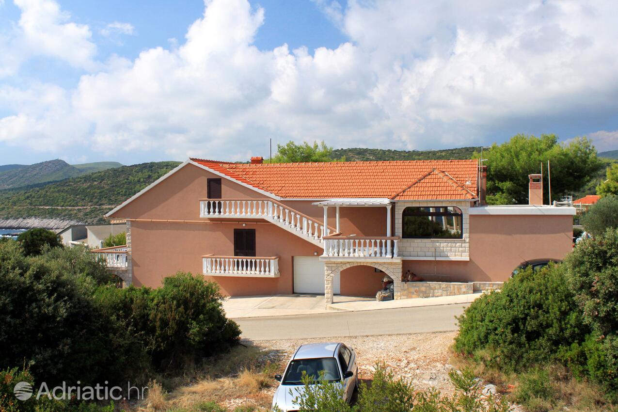Property - Apartments with a parking space Zavalatica, Korčula