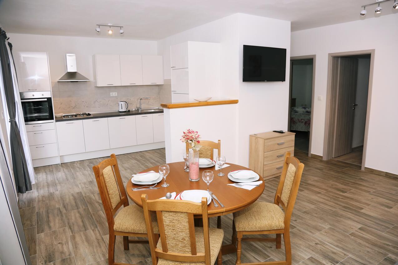A-4459-c - Private accommodation - Apartments with a parking space Zavalatica, Korčula