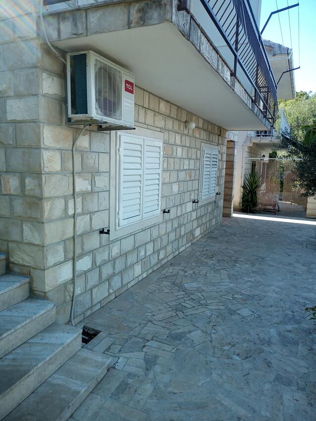 Courtyard - Apartments by the sea Cove Velika Prapratna, Pelješac
