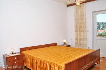 Apartments with parking space Jelsa, Hvar - 4590