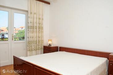Apartments with parking space Jelsa, Hvar - 4590