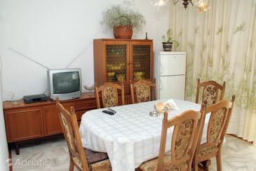 Apartments with parking space Jelsa, Hvar - 4590