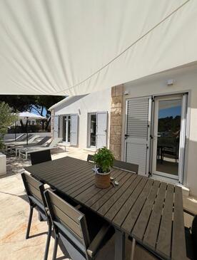 2-Zimmer-Ferienwohnung Hvar (A-4591-c(