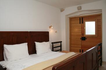 Apartments by the sea Vrboska, Hvar - 4601