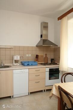 Apartments by the sea Vrboska, Hvar - 4601