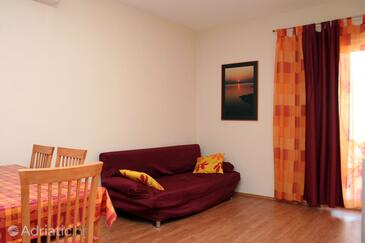 Ferienwohnungen mit Pool für Familien Jelsa, Hvar - 4608