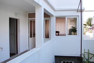 Apartments with parking space Hvar - 4611