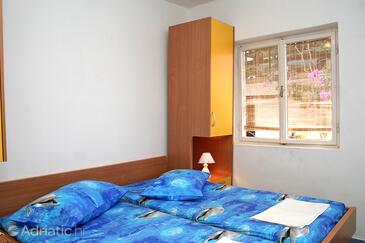 Apartments and rooms with parking space Hvar - 4613