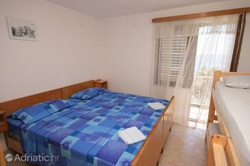 Robinsonski lägenheter vid havet Vik Skozanje, Hvar - 4624