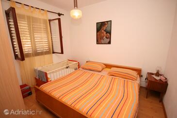 Appartements pour la famille, près de la mer Baie Stara (Hvar) - 4630