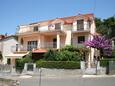 Overnatting Vrboska, Hvar, Overnatting 4634 - Leiligheter med en steinete strand.