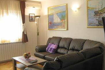 Ferienwohnungen am Meer Mastrinka, Ciovo - 4649