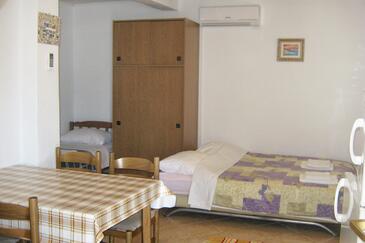 Apartments by the sea Mastrinka, Čiovo - 4649