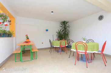 Ferienwohnungen mit Parkplatz Nemira, Omis - 4652