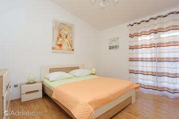 Apartmaji s parkingom Nemira, Omiš - 4652