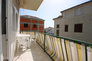 Apartmani s parkingom Nemira, Omiš - 4652