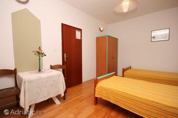 Apartmaji s parkingom Nemira, Omiš - 4652