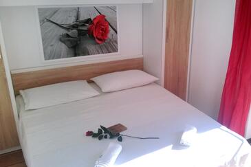 Ferienwohnungen mit Parkplatz Bol, Brac - 4658